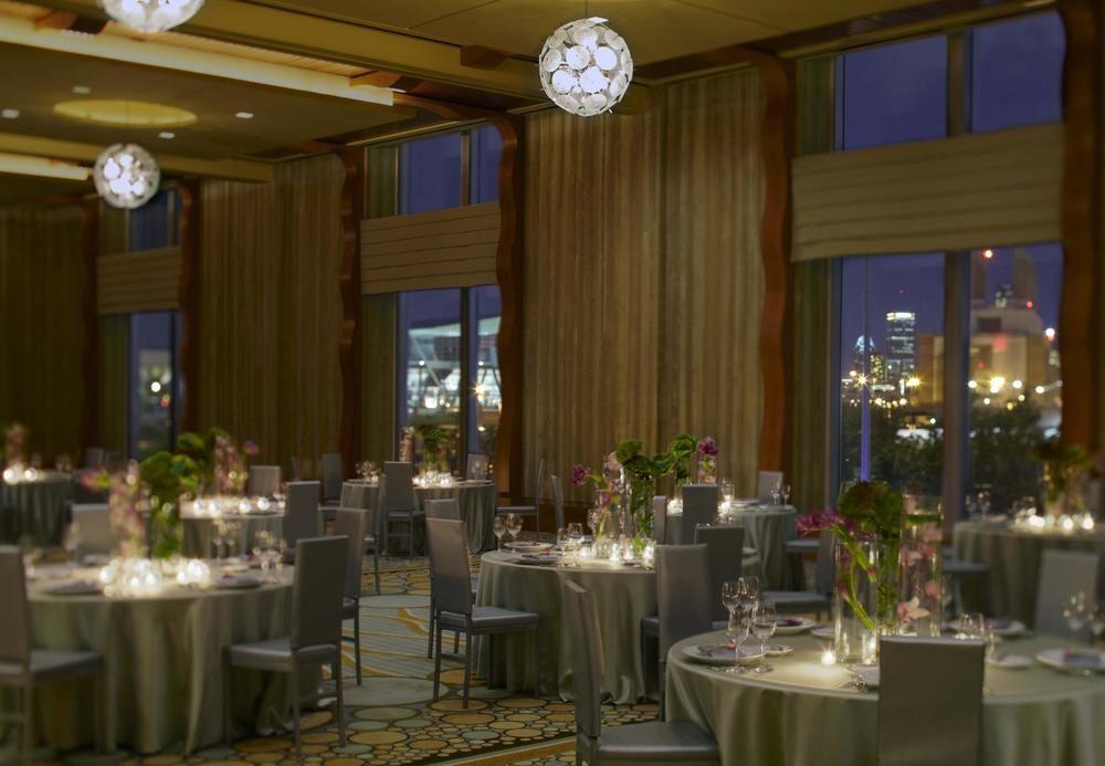 Renaissance Boston Waterfront Hotel Restaurant photo